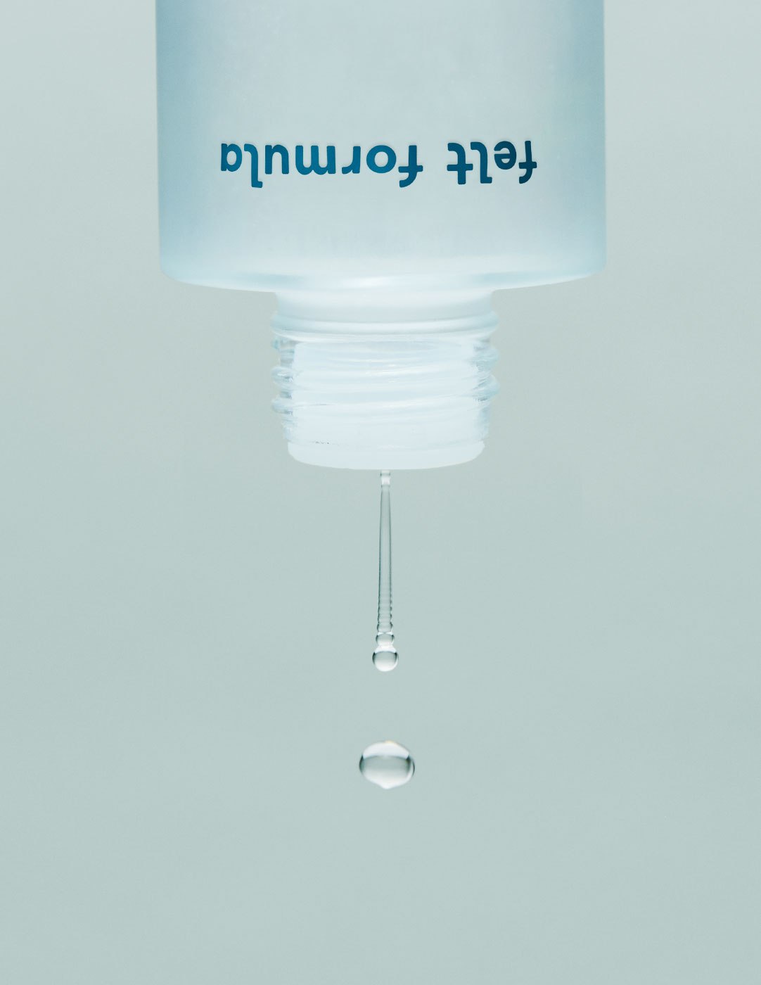 FELT_DETAILS_HYDRATE-ESSENCE_BOTTLE